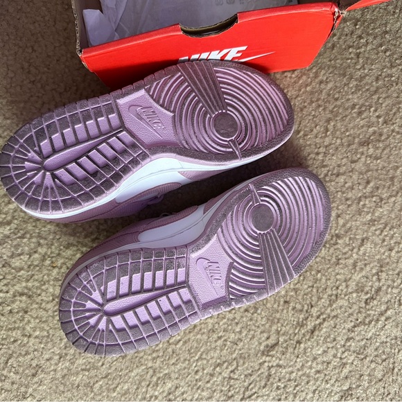 Pink Nike corduroy Dunks - Picture 4 of 5